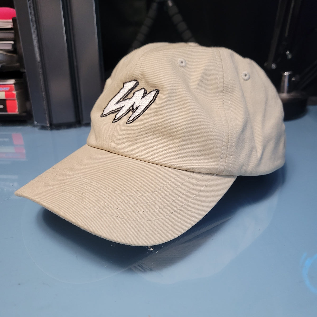LM Dat Hat